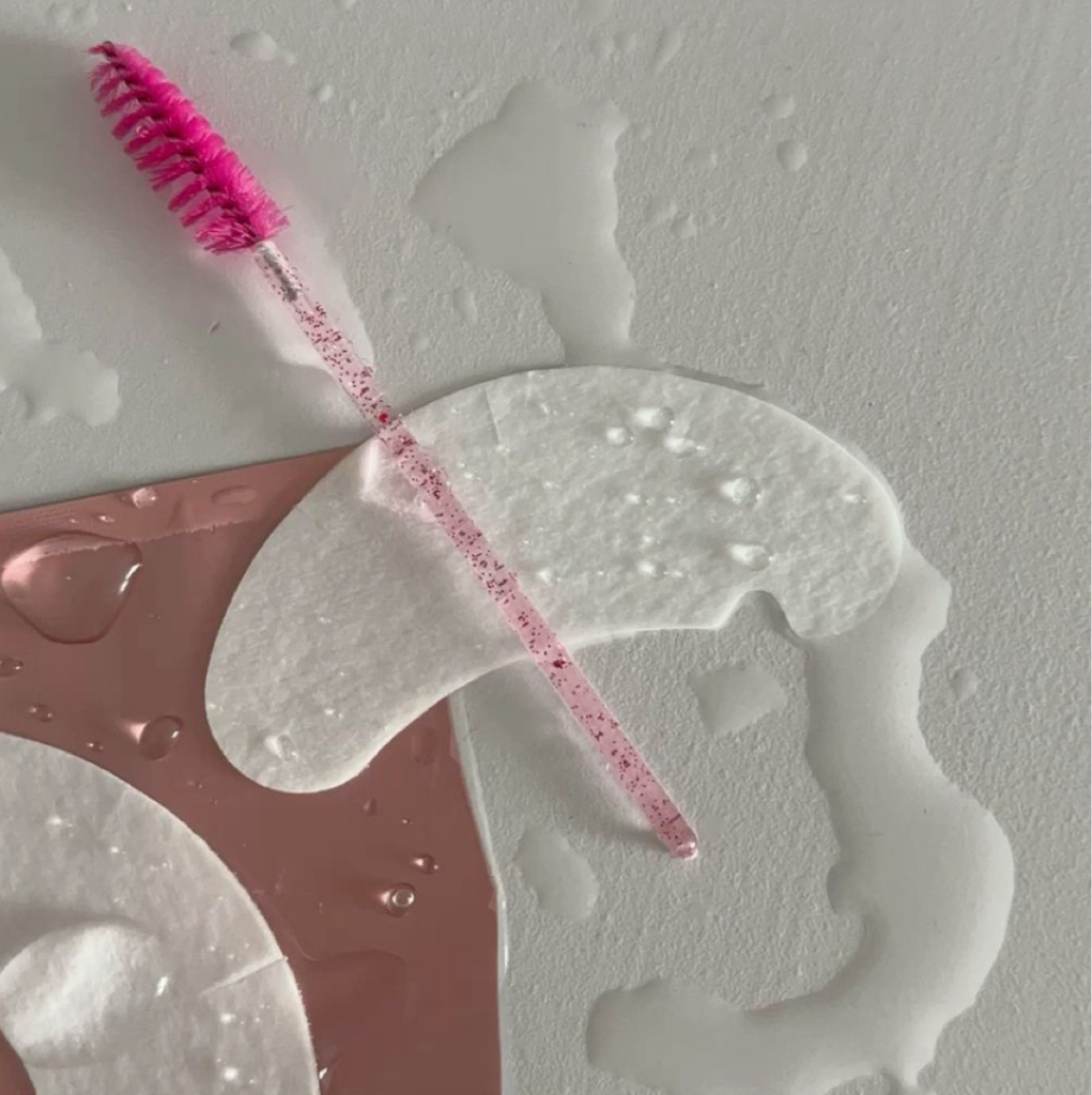 снятие наращенных ресниц без последующего наращивания