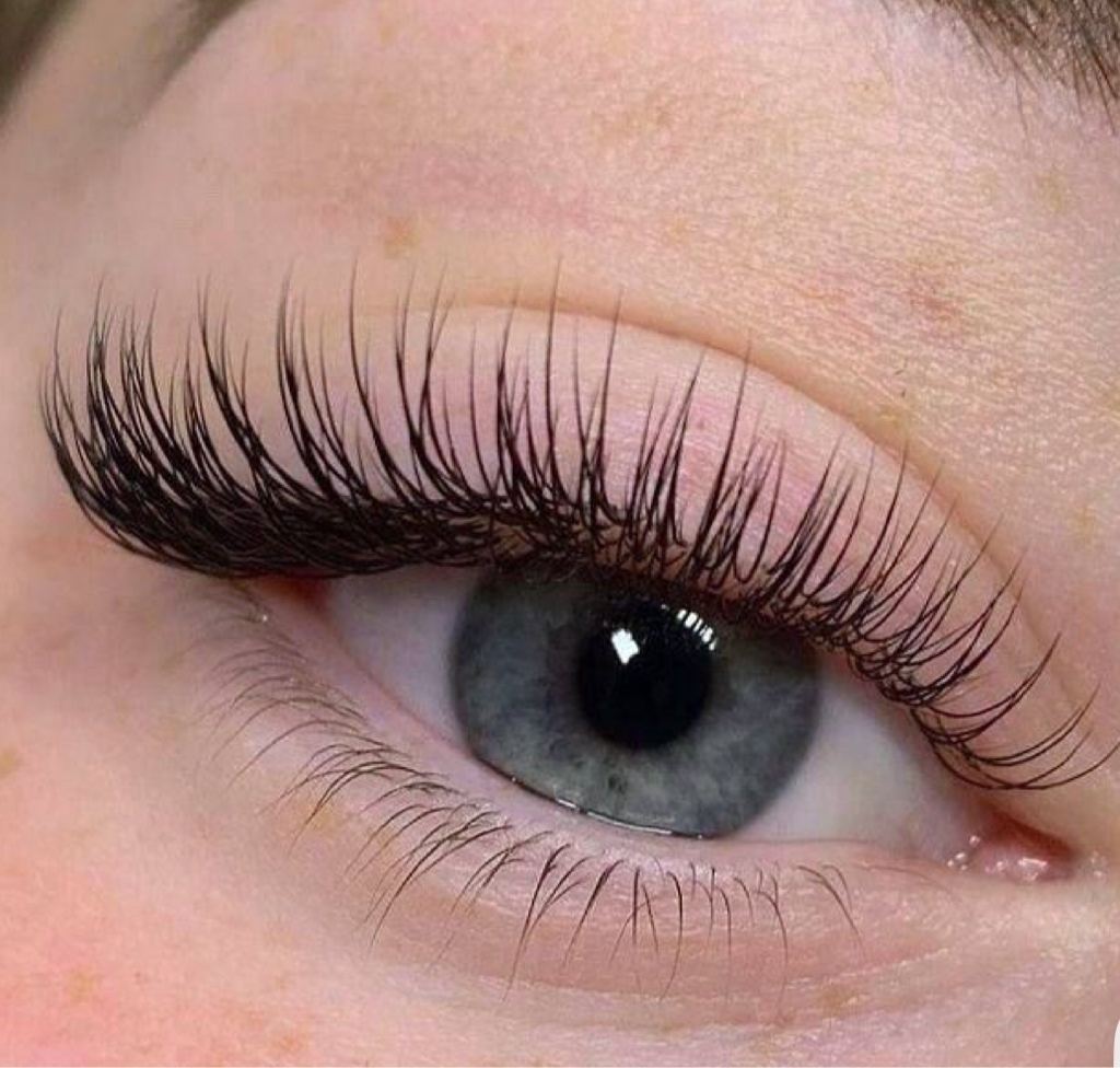 Классическое наращивание ресниц 1D