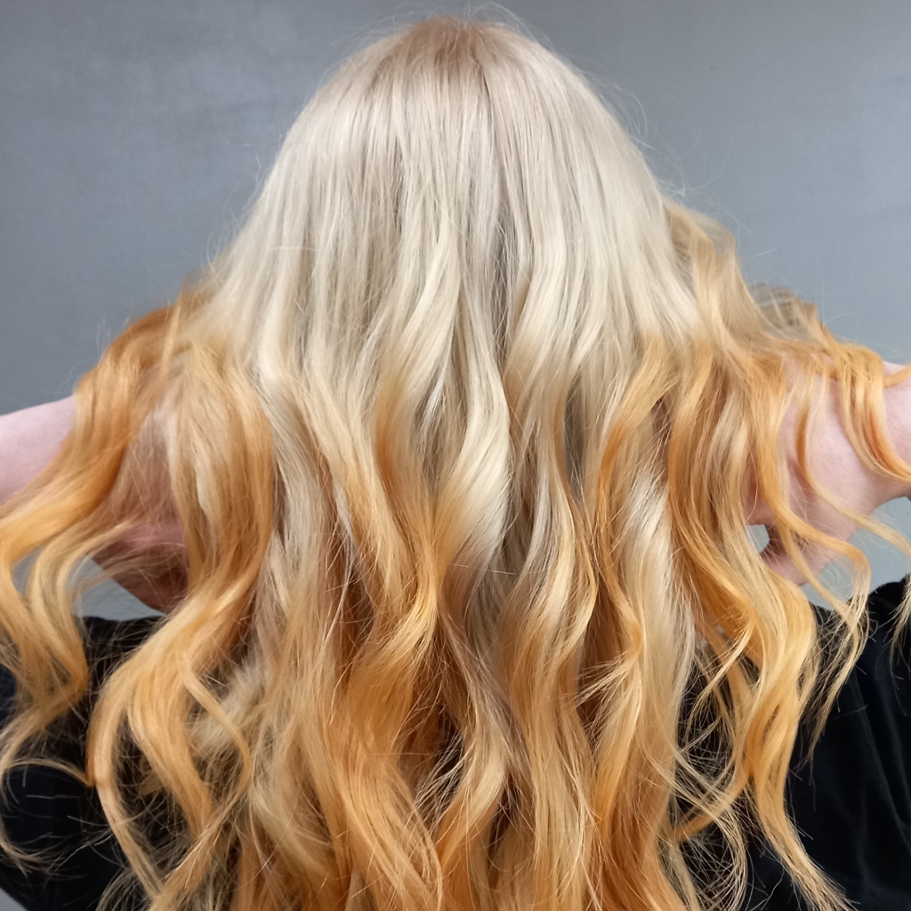 Сложные окрашивания (АирТач,Шатуш,Балаяж,Хендтач, мелирование)цена работы без учёта препаратов.