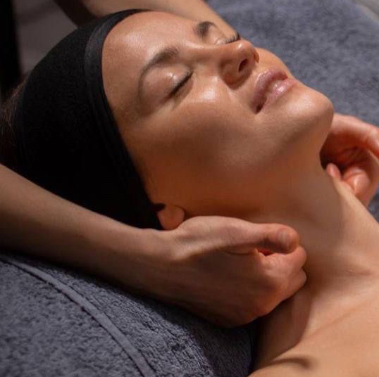 Массаж лица Лимфодренажный массаж лица (30 минут)