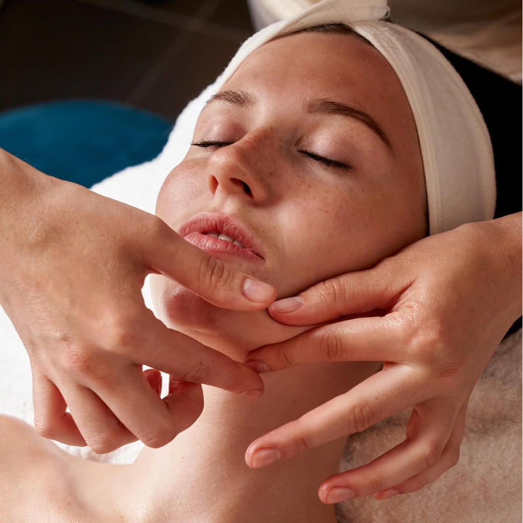 Массаж лица Буккальный массаж лица 20 минут (Дополнительно к основному)