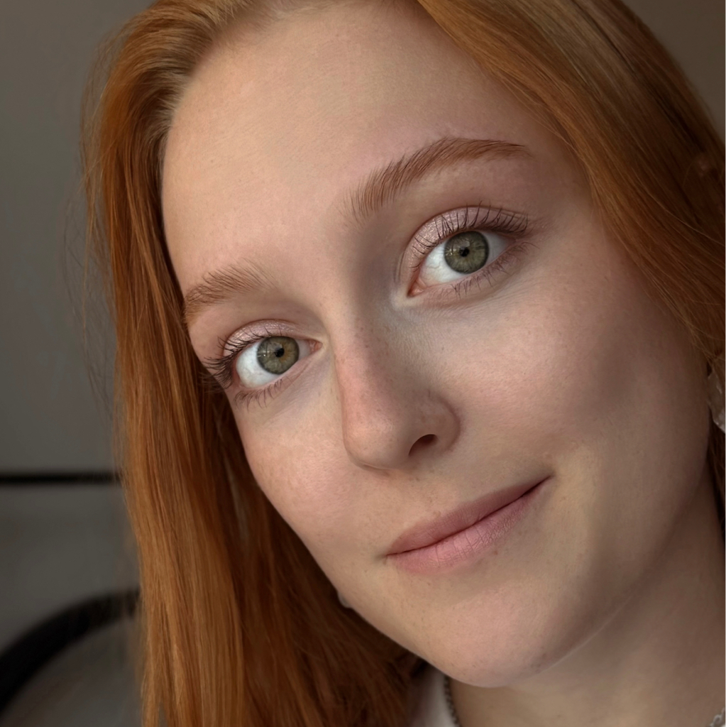 Коррекция бровей (воск+пинцет/нить+пинцет)