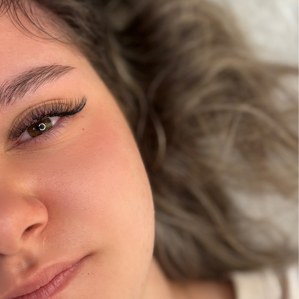 Наращивание ресниц 3д