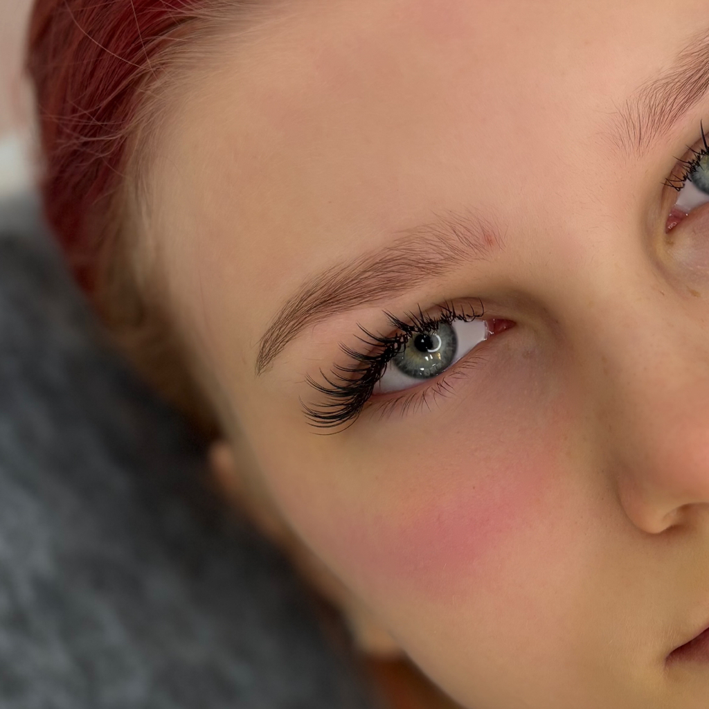 Цветные и коричневые ресницы/лучики