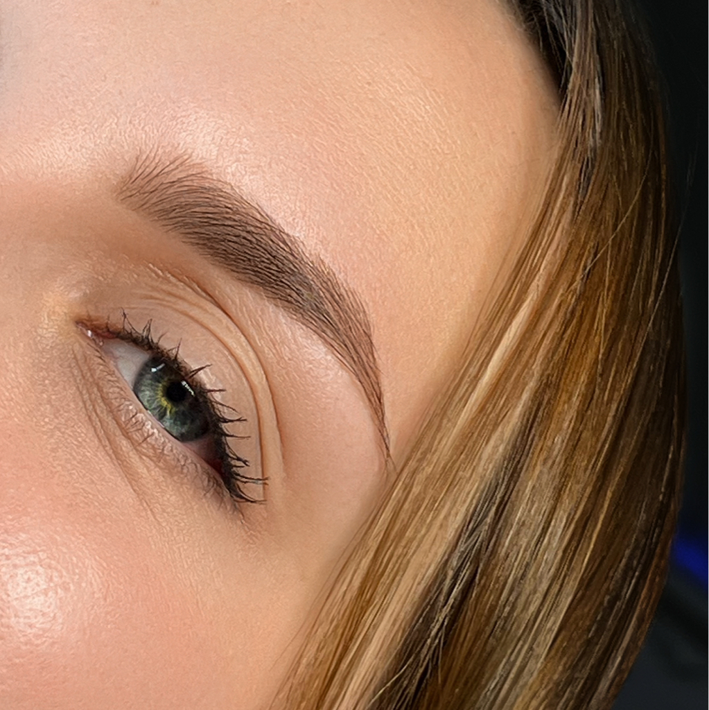 Осветление + тонирование бровей