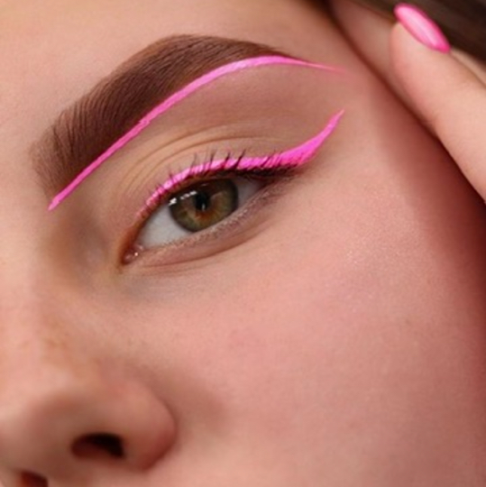 Оформление бровей воском / пинцетом