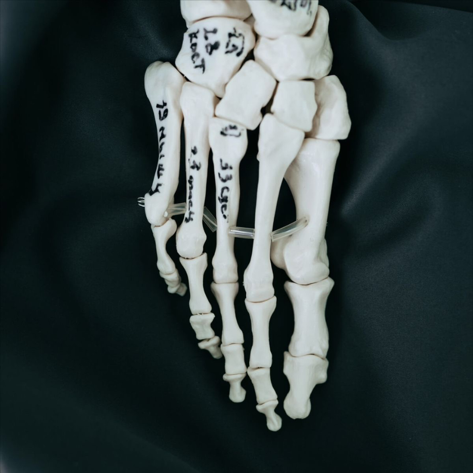 Комплексная обработка стопы и ногтей.  (Без видимых дефектов)