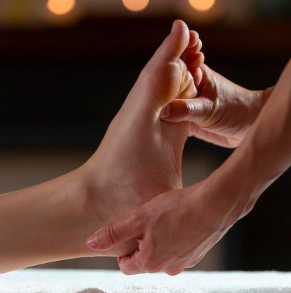 Массаж стоп к педикюру