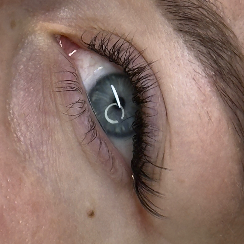 Экспресс наращивание ресниц