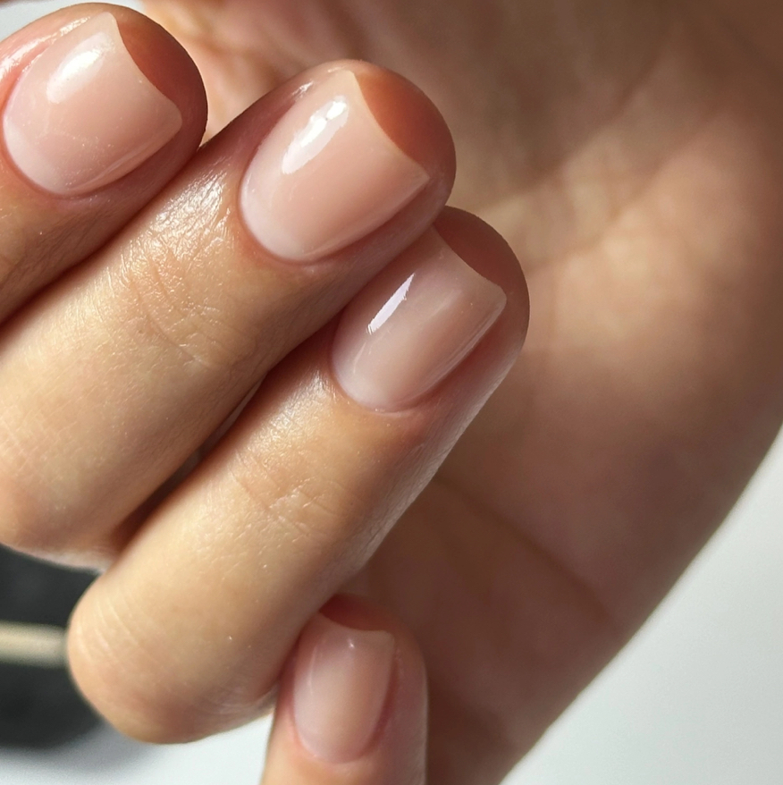 Маникюр с однотонным покрытием