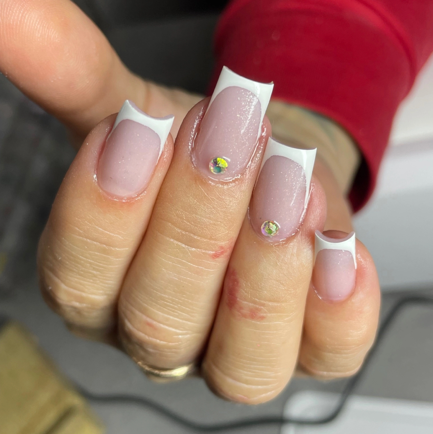 Наращивание ногтей