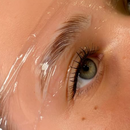 Ламинирование бровей + с окрашивание краской + коррекция воском системой shik/пинцет + питательный  состав