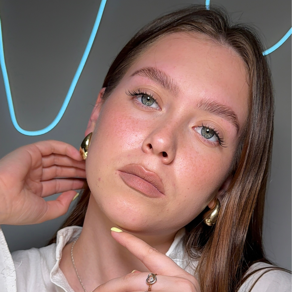 Ламинирование бровей с коррекцией и окрашиванием