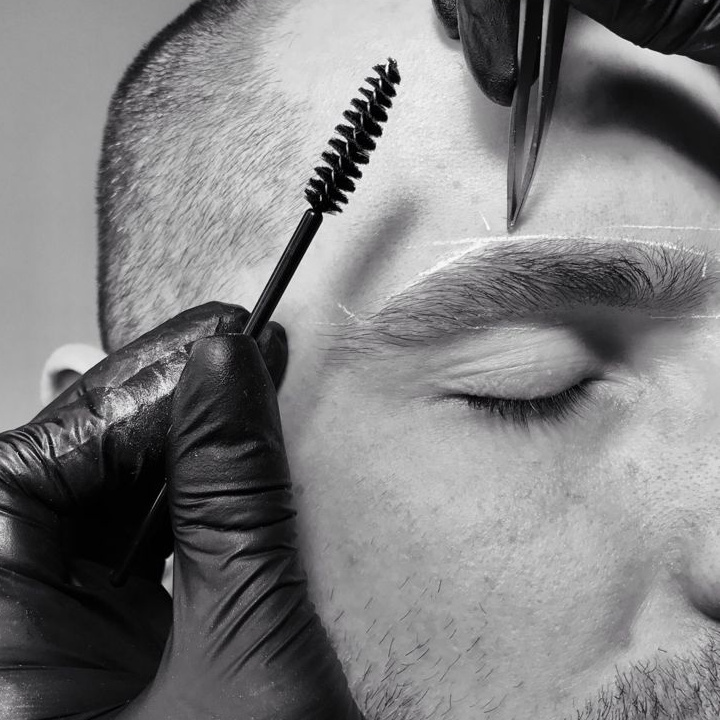 Мужская коррекция бровей