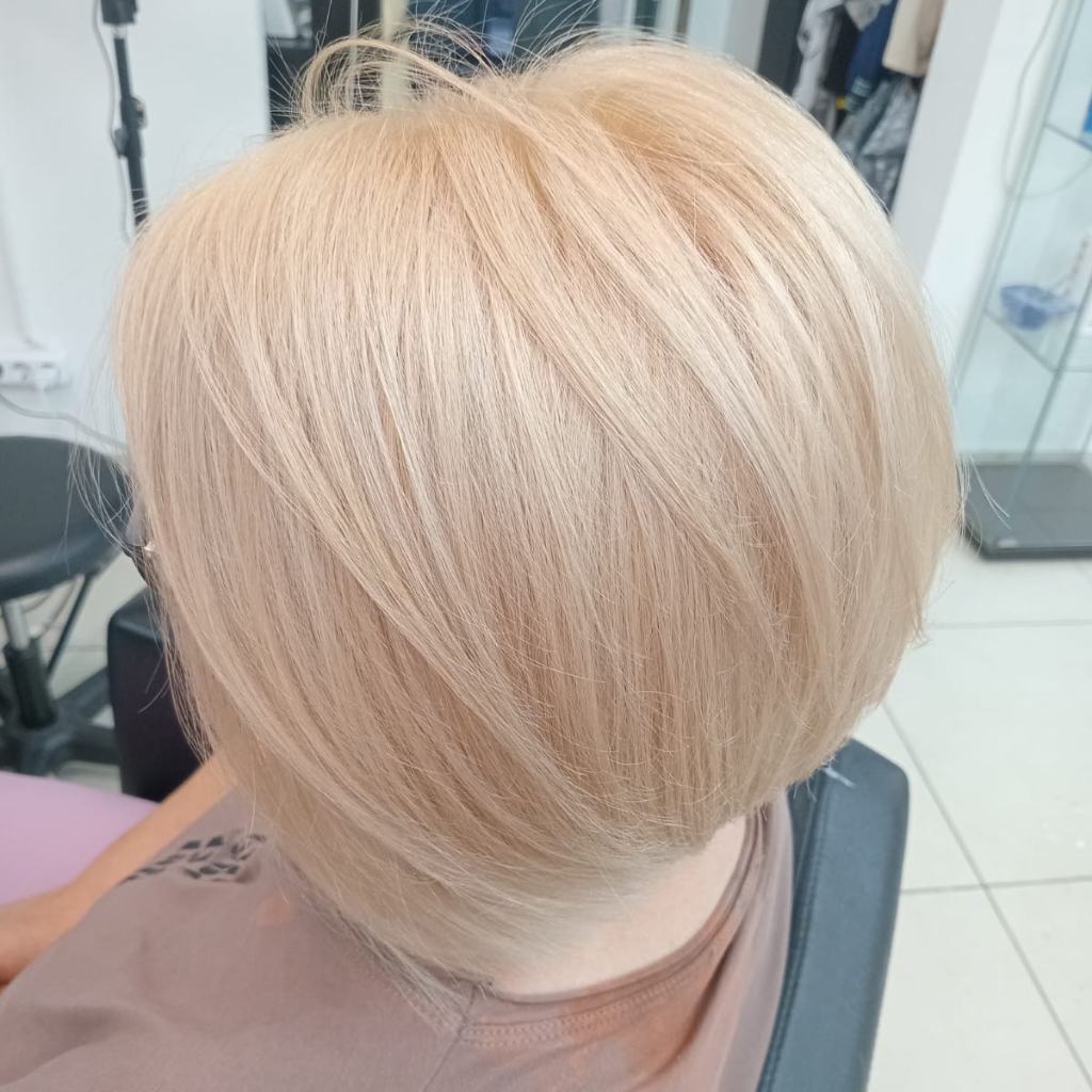 Блондирование (средние волосы)