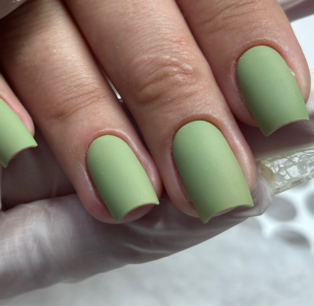 Маникюр с покрытием