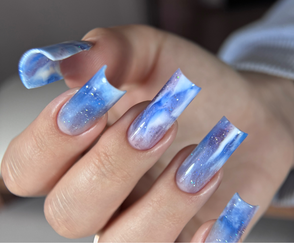 Наращивание ногтей