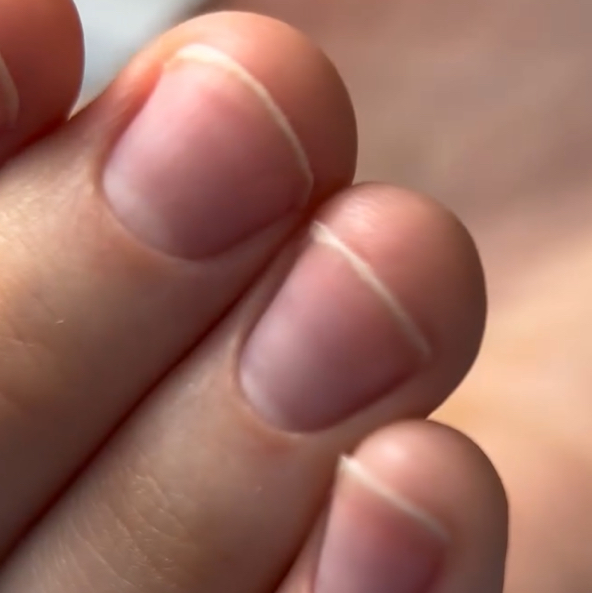 Маникюр ( без покрытия)