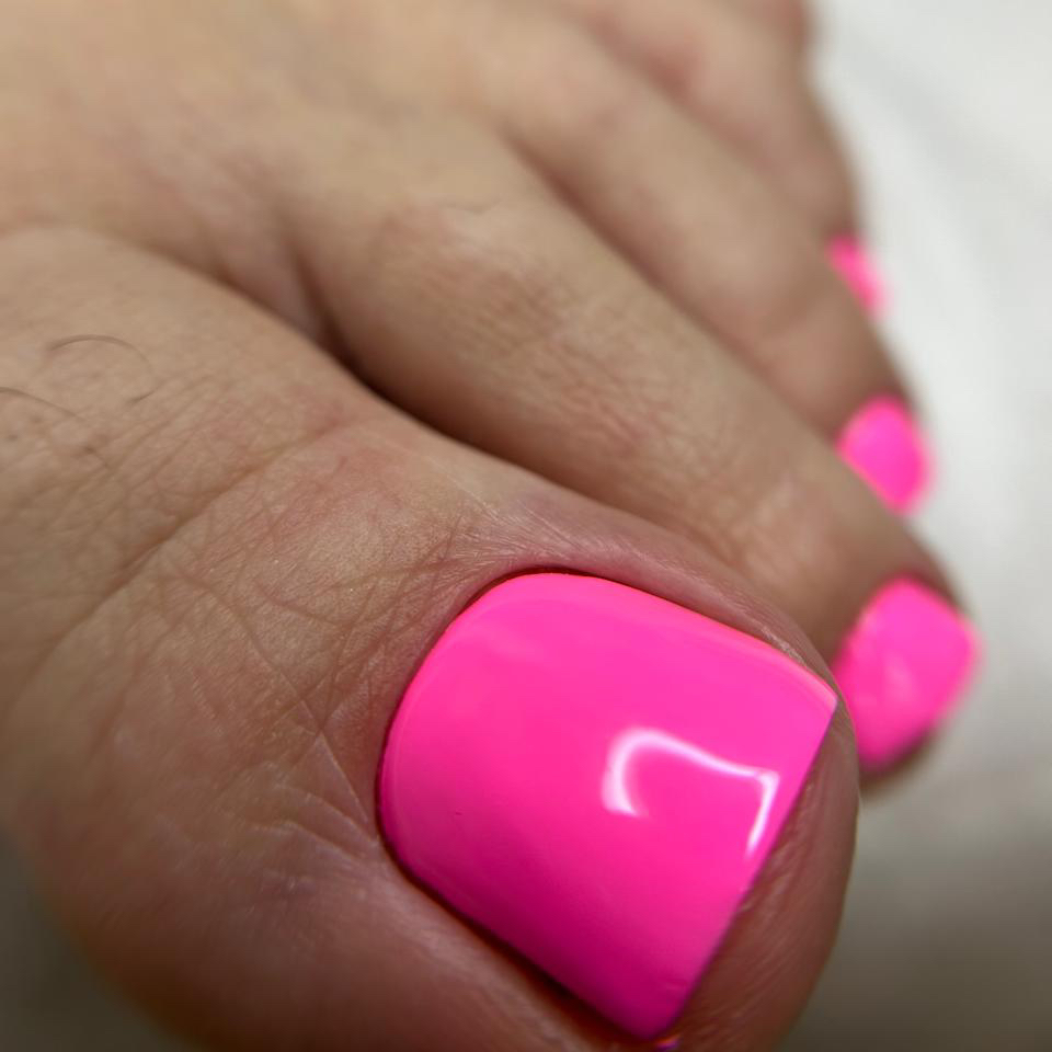 Полный педикюр обработка пальцев и стопы с покрытием