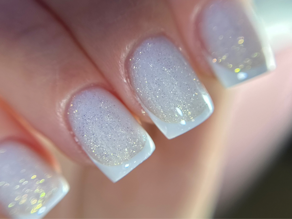 Маникюр с укреплением  Френч