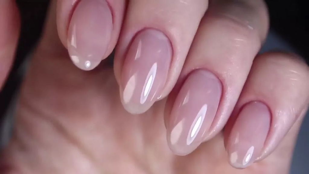 Маникюр с покрытием гель-лак эконом