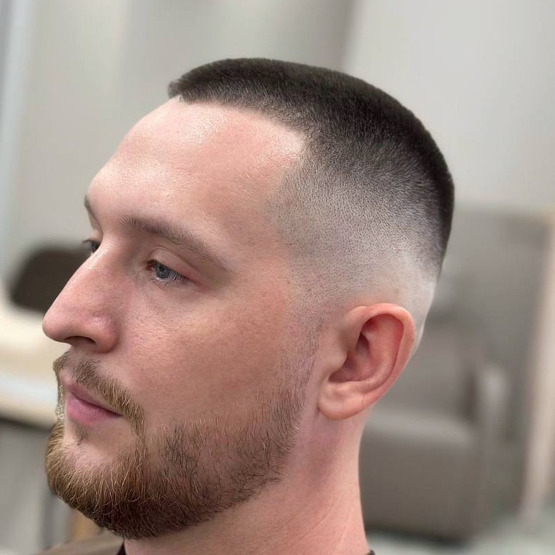 Мужская стрижка фейд (с использованием шейвера)