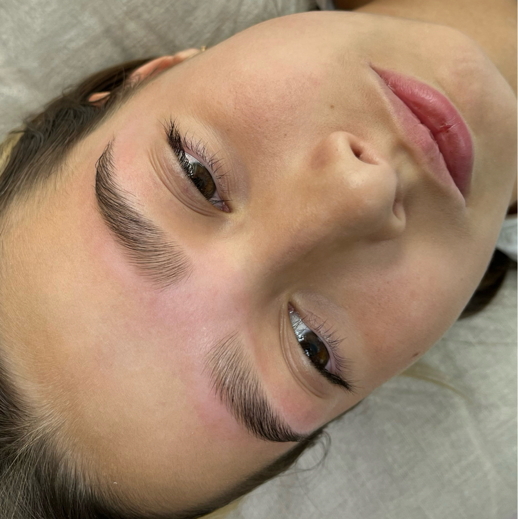 Коррекция бровей(без окрашивания )