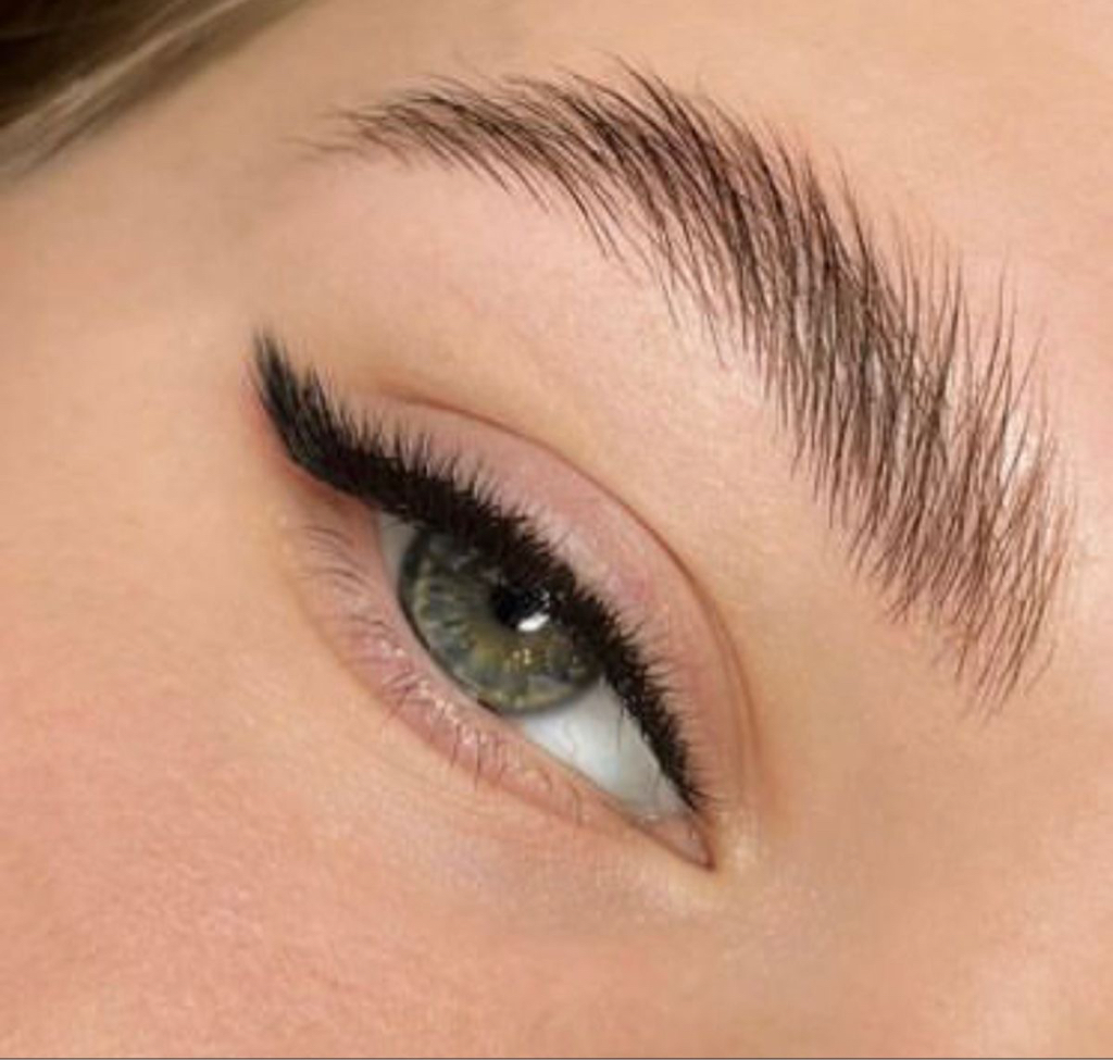 Коррекция наращивания ресниц:  от 1D до 1,5D