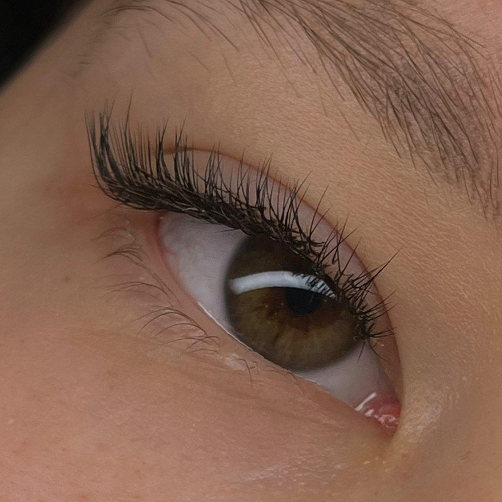 Наращивание ресниц 1D (мастер юниор)