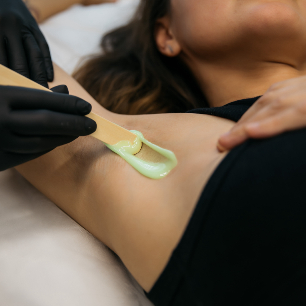 Воск - Подмышечные впадины