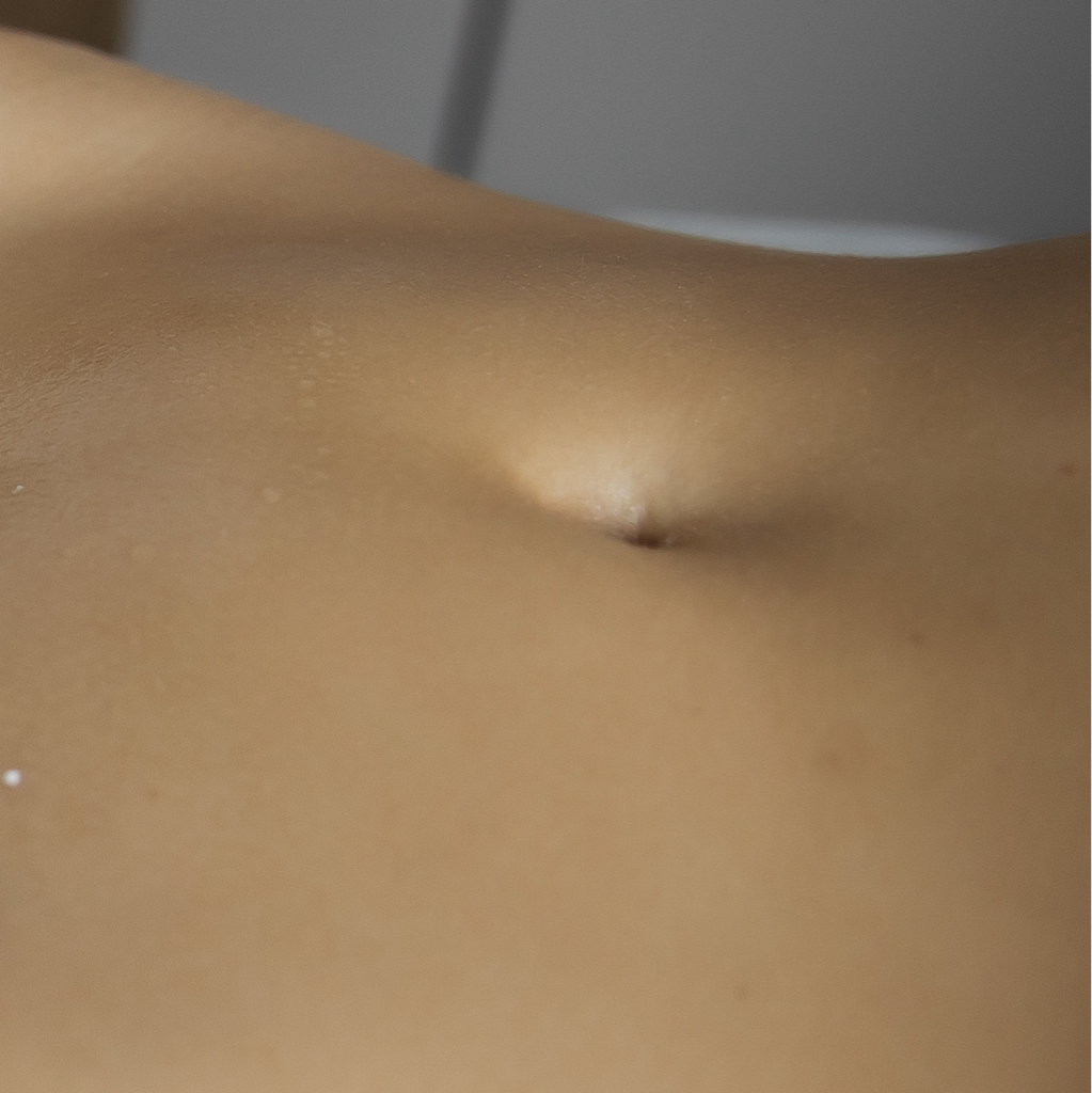 Воск - Линия на животе