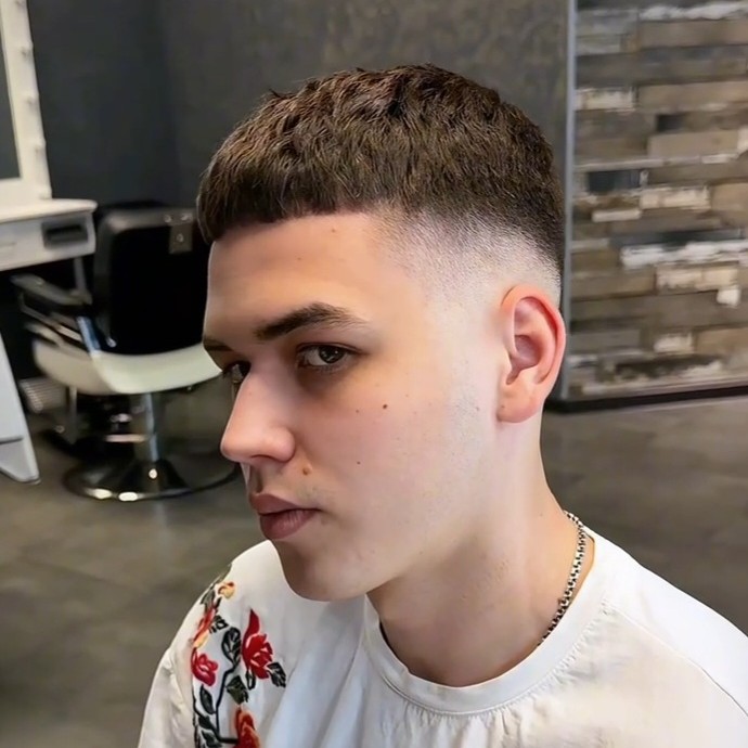 стрижка машинкой бока/fade