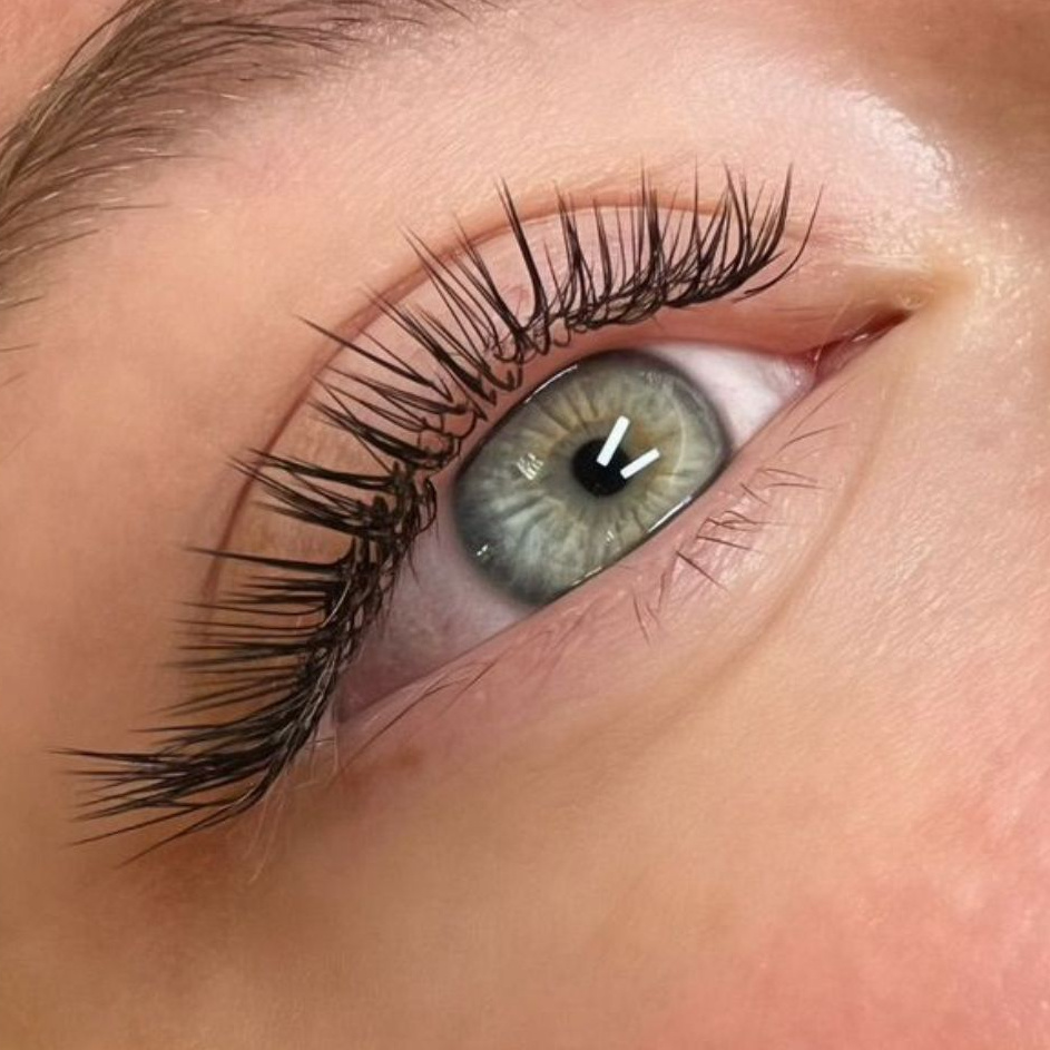 Наращивание ресниц 1,5 объем