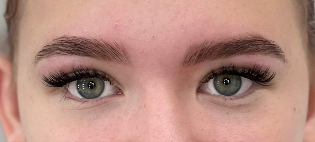 Окрашивание бровей