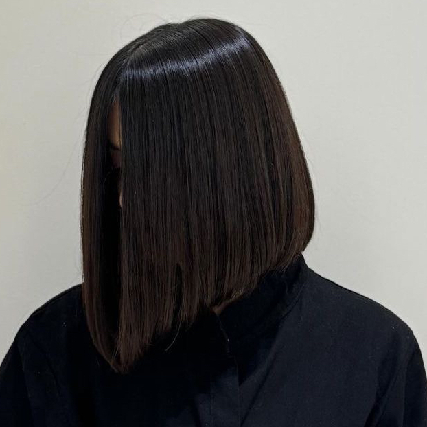 Окрашивание волос  в один тон до 20 см