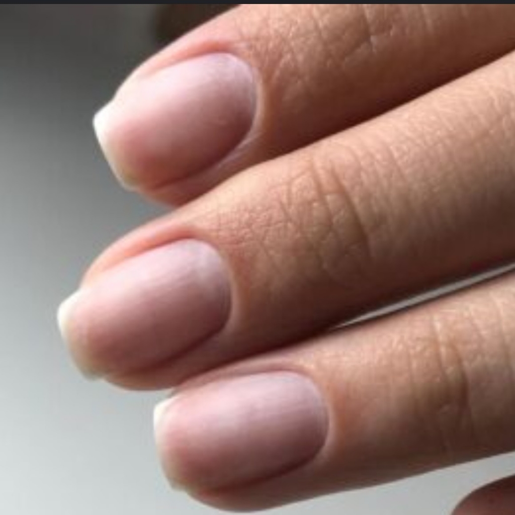 Маникюр без покрытия.