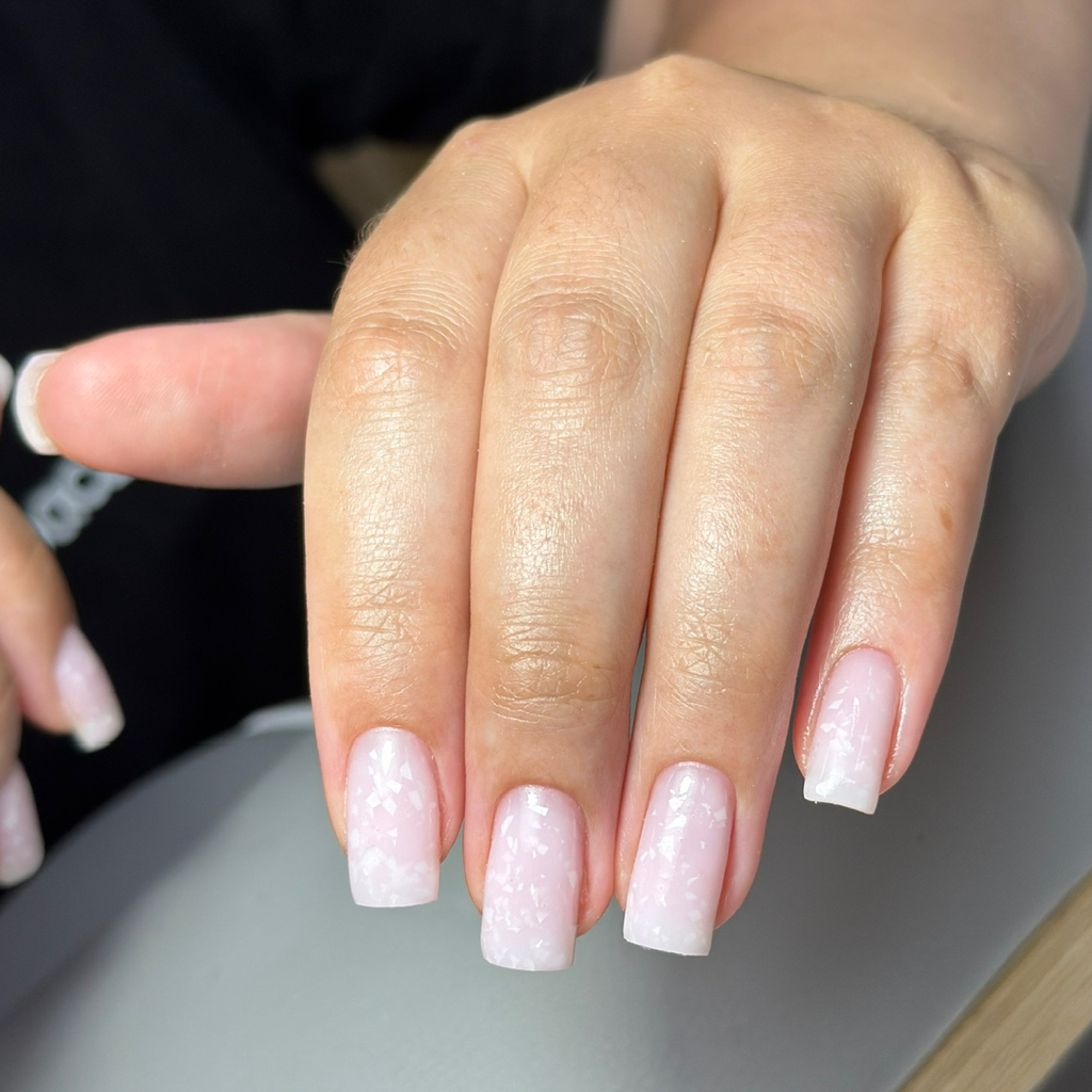 Наращивание ногтей