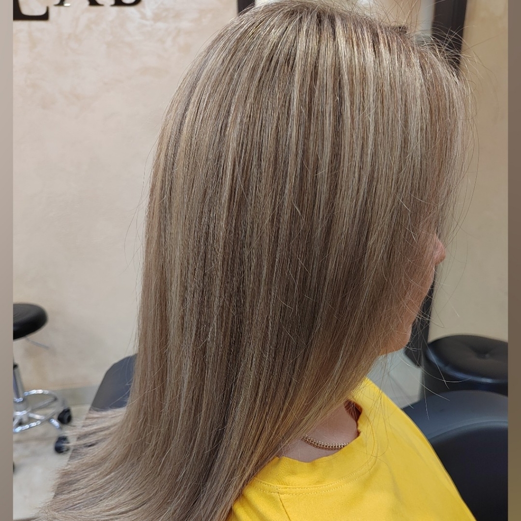 Мелирование и тонирование. Средняя длина.