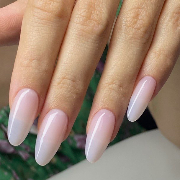 Коррекция наращивания ногтей средняя длина