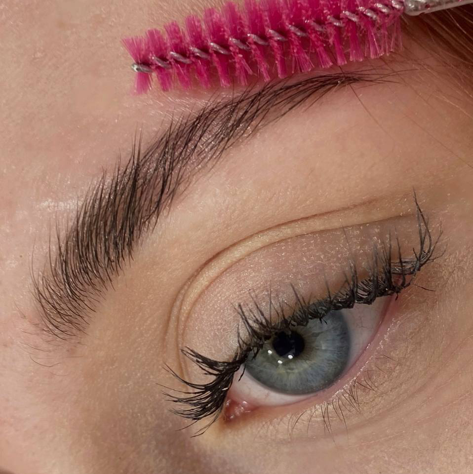 Коррекция и оформление бровей (краска/хна)