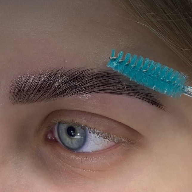 Долговременная укладка бровей с коррекцией и окрашиванием