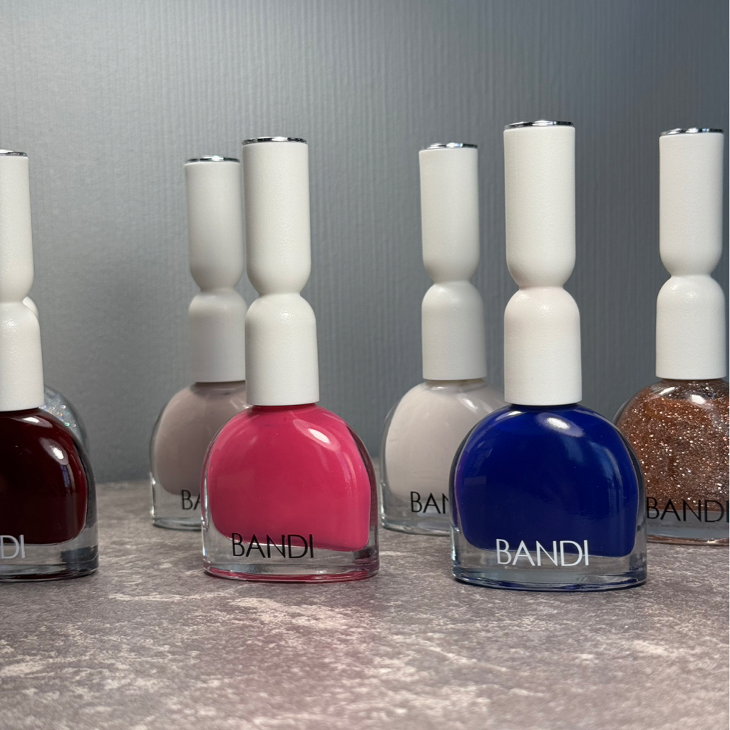 Педикюр с покрытием лаком BANDI