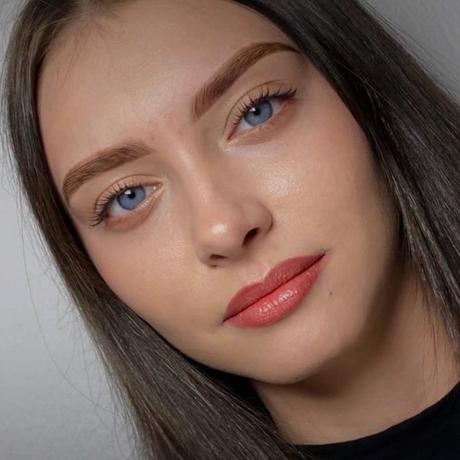 коррекция+ окрашивание+ долговременная укладка+уход бровей