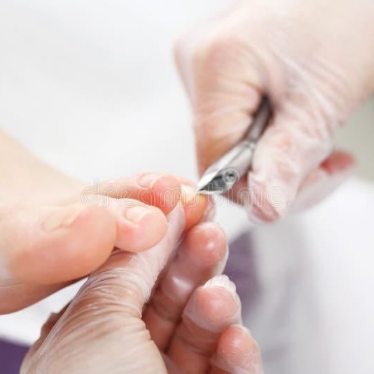 8139 Стрижка ногтей взрослая