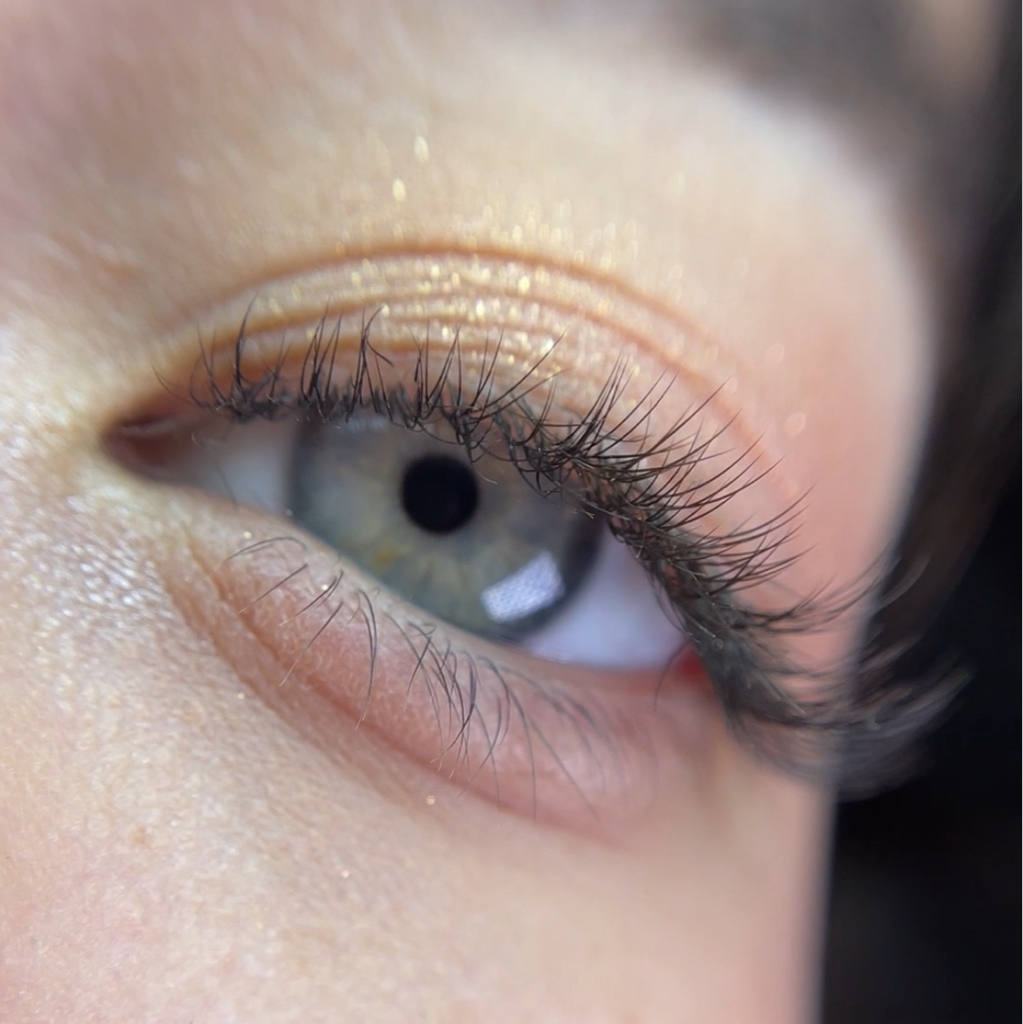 Наращивание ресниц (классика-1,5D)