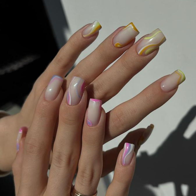 Моделирование/наращивание ногтей с покрытием гель-лак