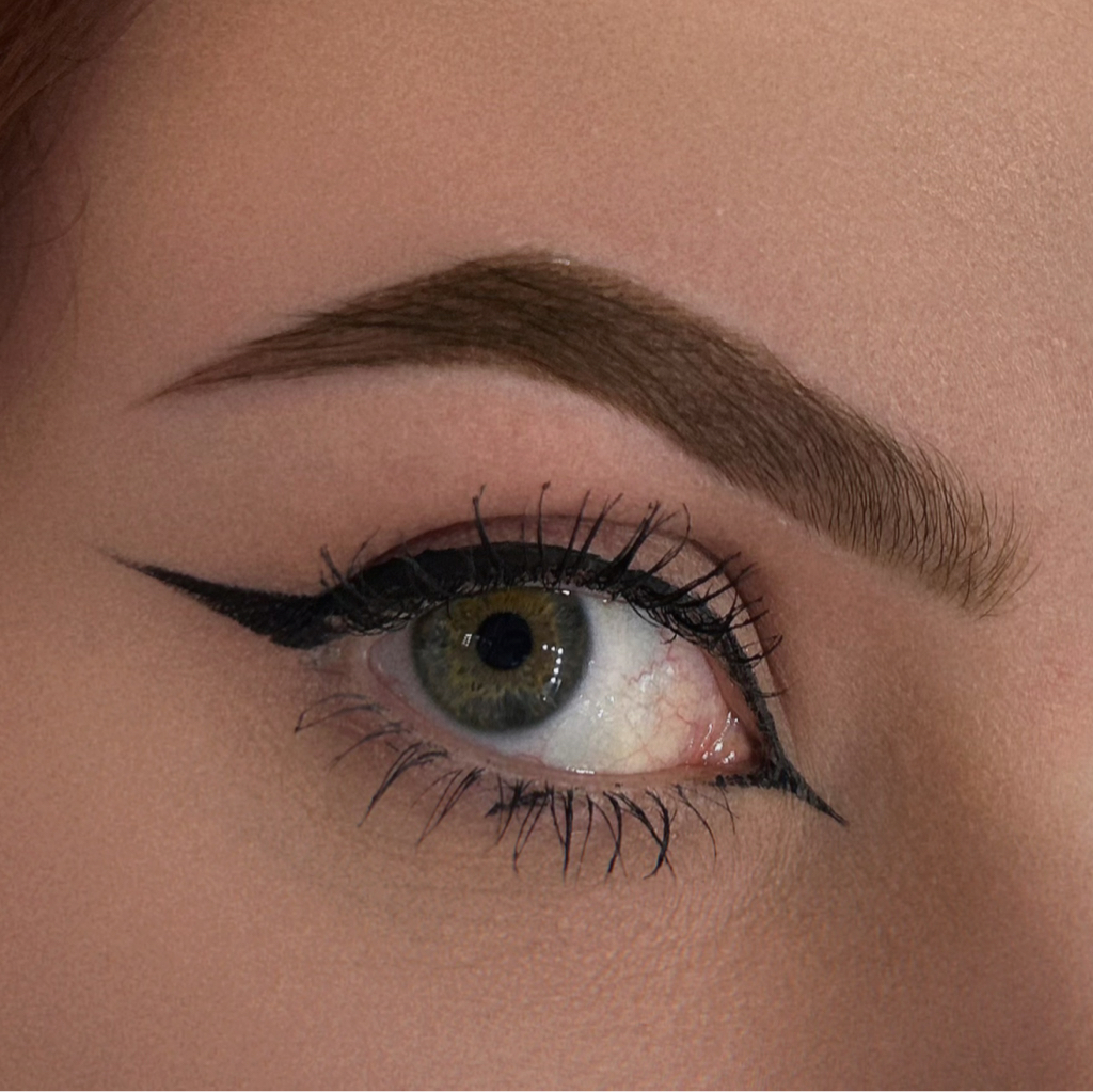 Окрашивание бровей