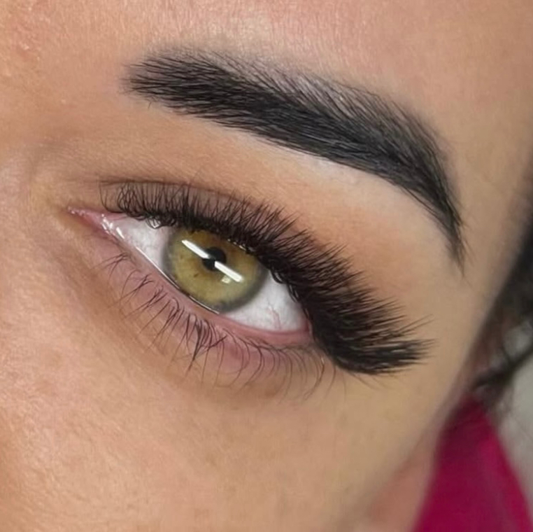 Наращивание ресниц 3D