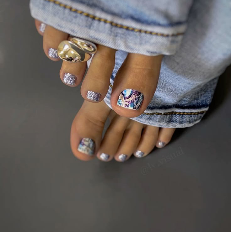 Снятие гель-лак+ педикюр без обработки стопы+ покрытие ногтей пленками