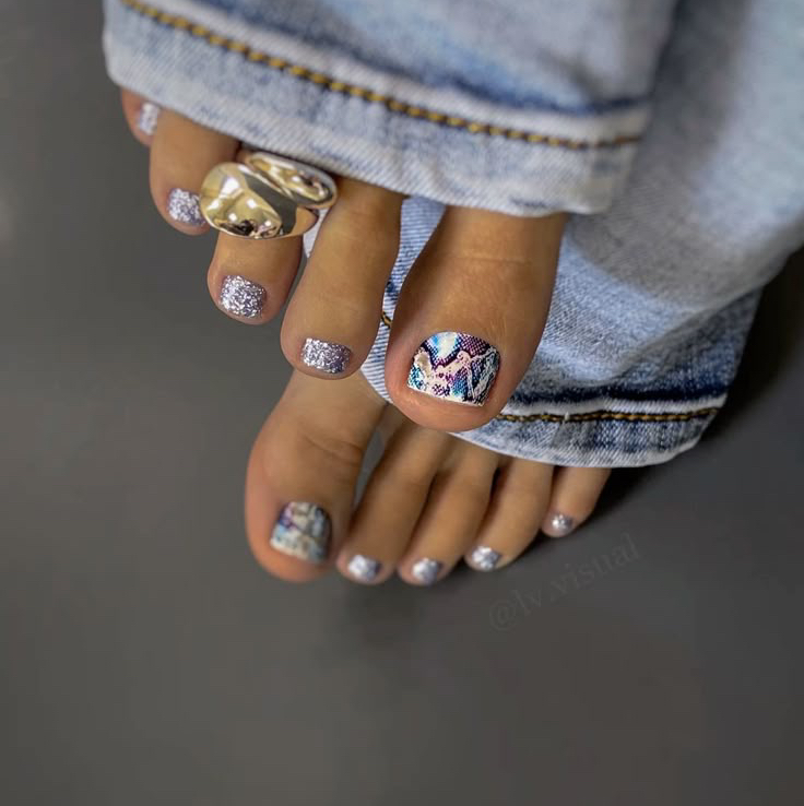 Снятие гель-лак+ педикюр с обработкой стопы+ покрытие ногтей пленками